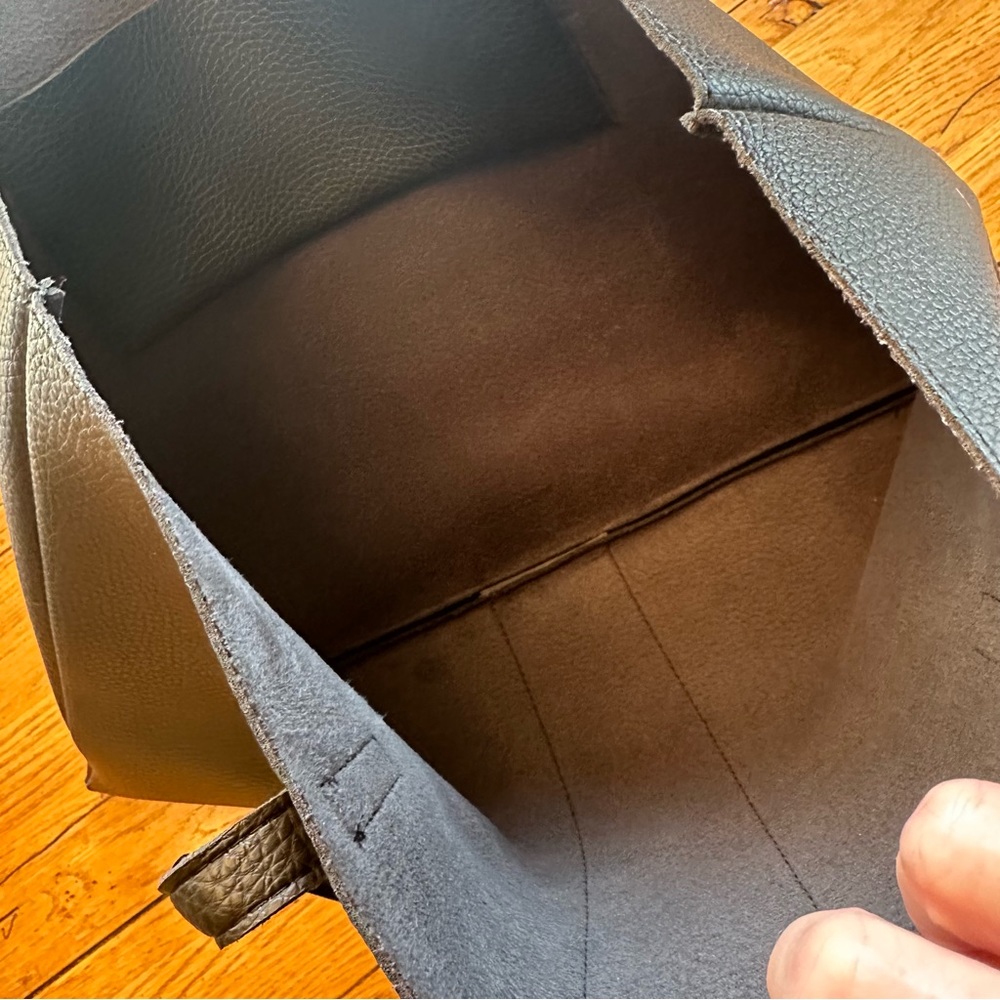 Vince Camuto Luck Black Pebbled Vegan Leather Tote - Picture 9 of 11